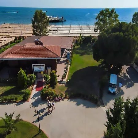 Nova Park Semesteranläggning (resort) Side