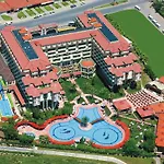 Nova Park 5* Side