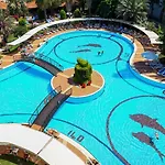Resort Nova Park 5*